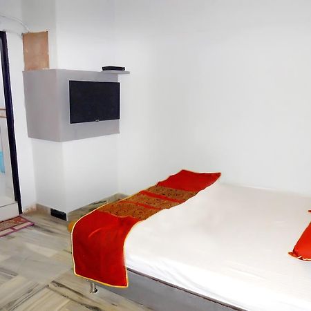 Hotel Hare Krishna Main Bazar Neu-Delhi Exterior foto