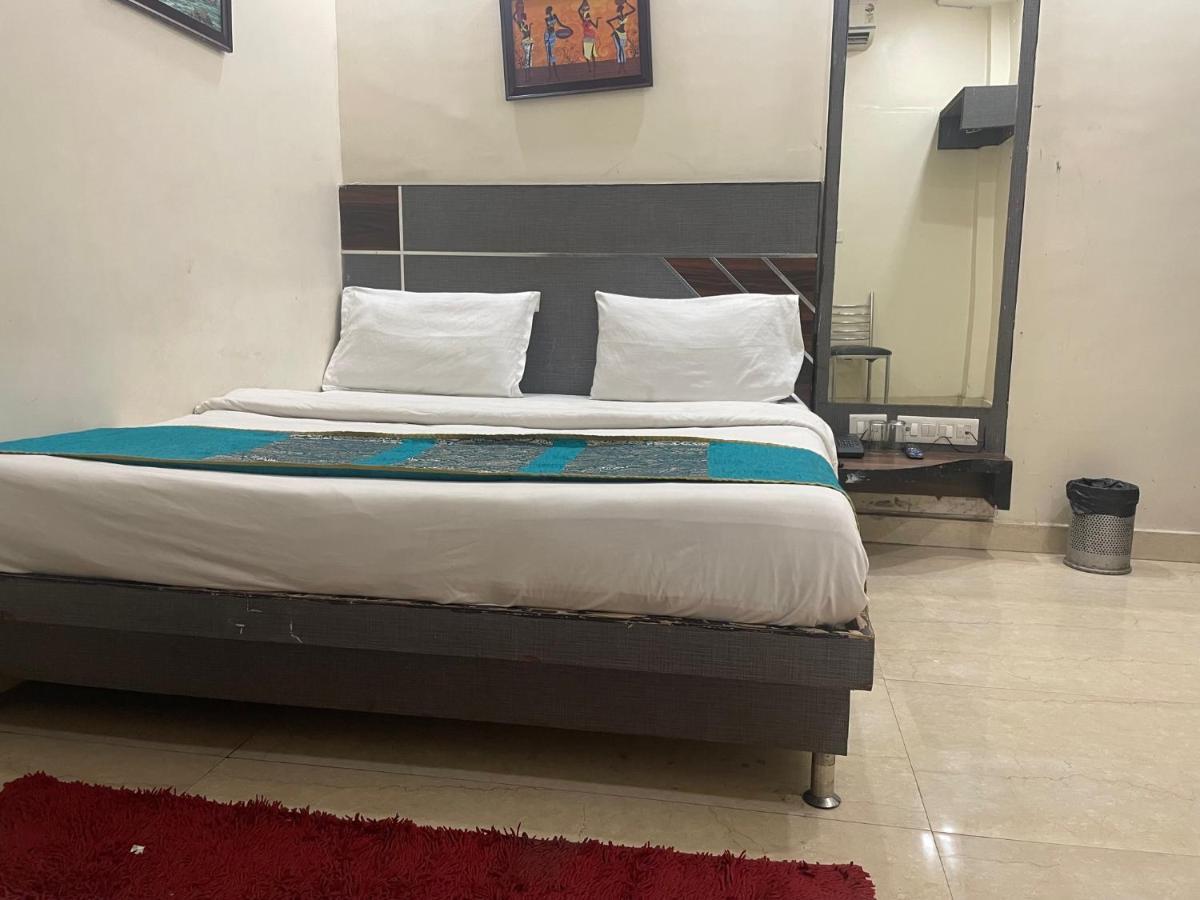 Hotel Hare Krishna Main Bazar Neu-Delhi Exterior foto