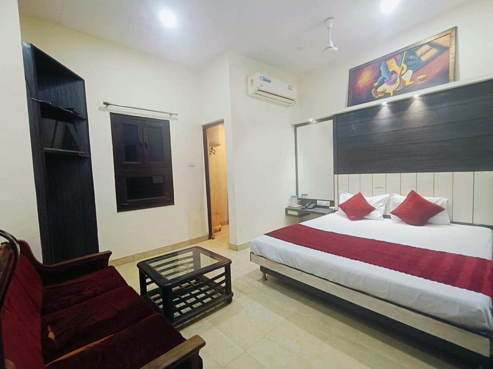 Hotel Hare Krishna Main Bazar Neu-Delhi Exterior foto