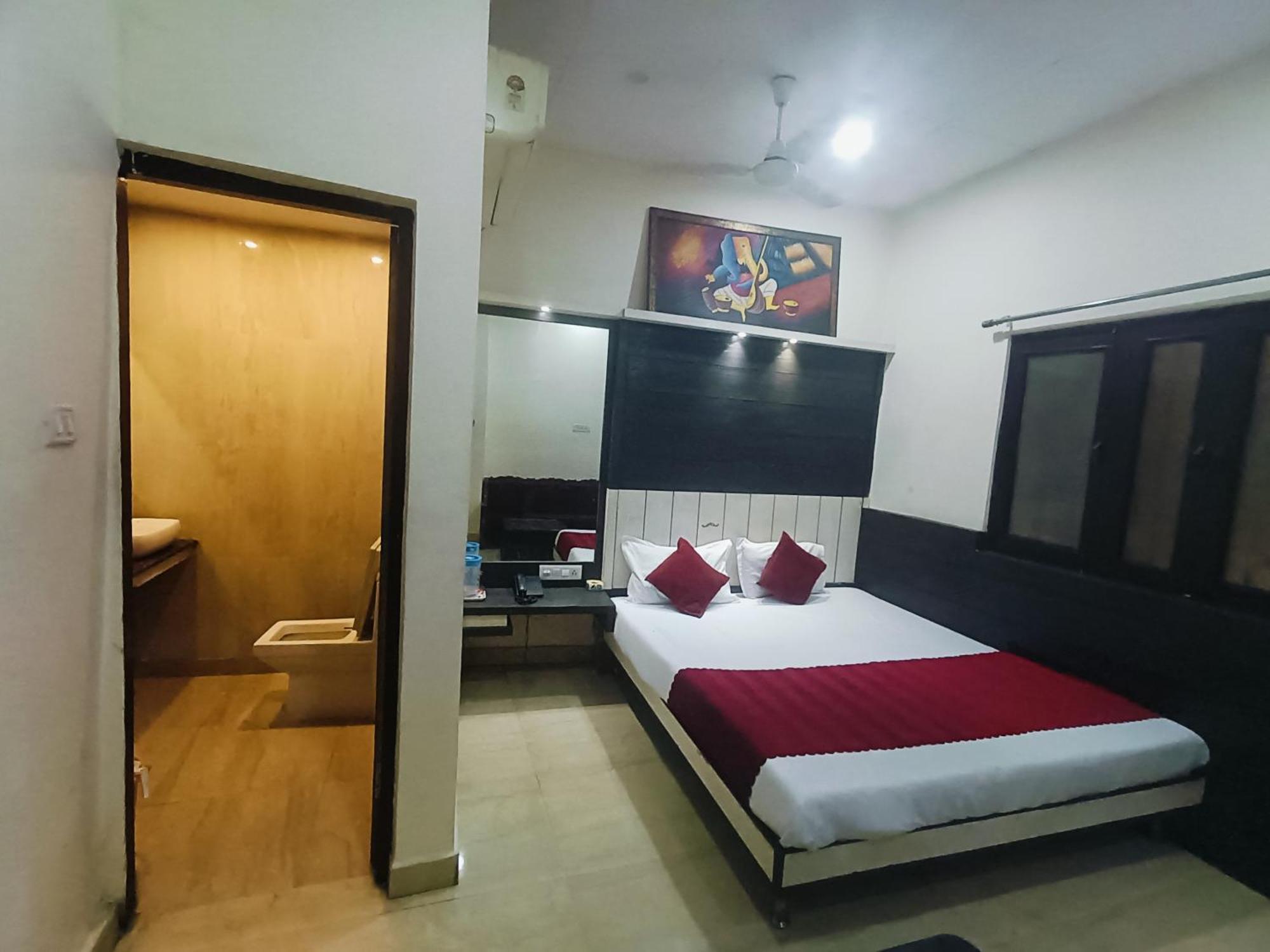 Hotel Hare Krishna Main Bazar Neu-Delhi Exterior foto