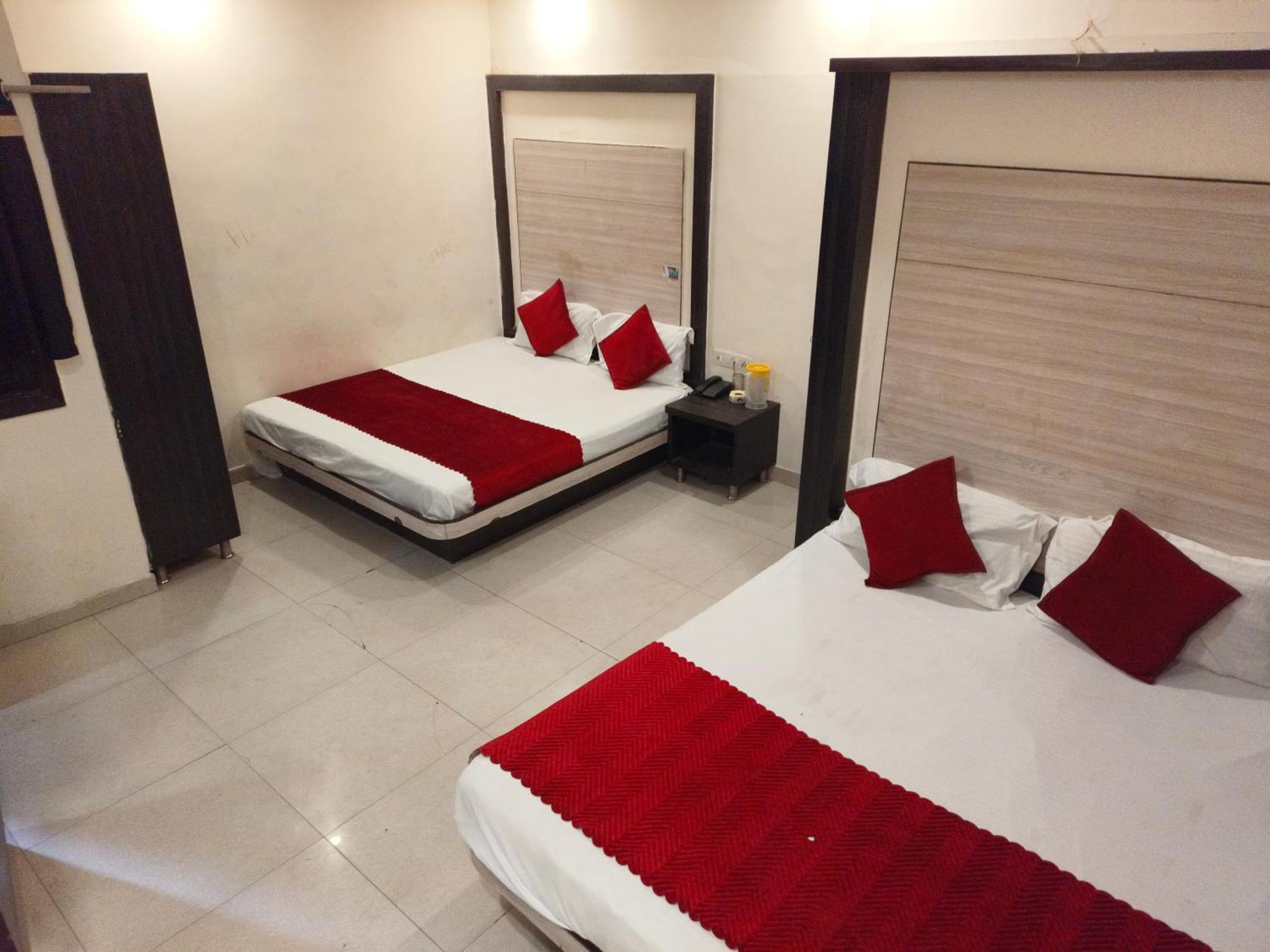 Hotel Hare Krishna Main Bazar Neu-Delhi Exterior foto