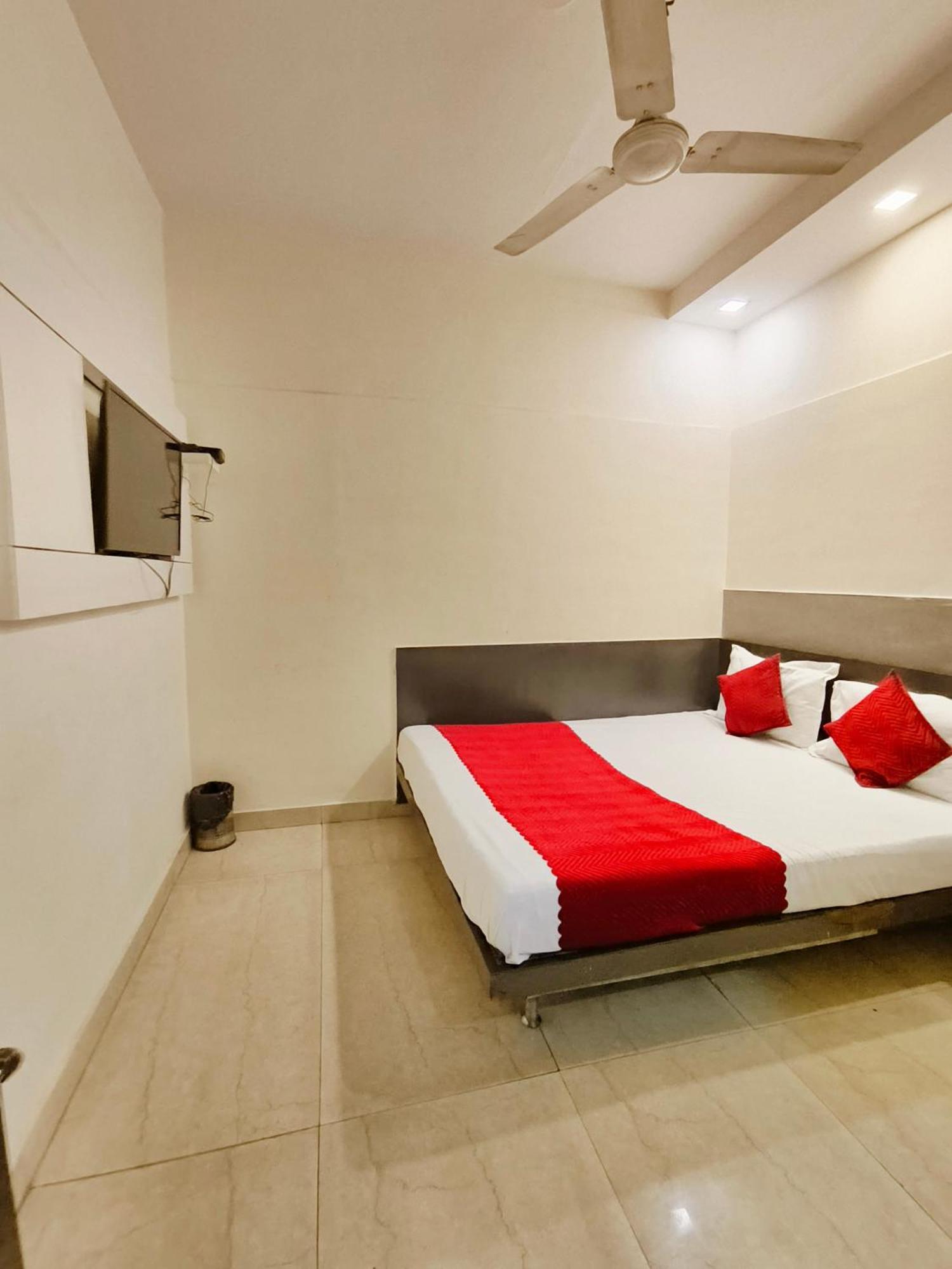 Hotel Hare Krishna Main Bazar Neu-Delhi Exterior foto