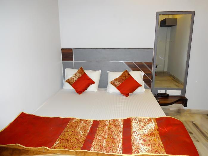 Hotel Hare Krishna Main Bazar Neu-Delhi Exterior foto